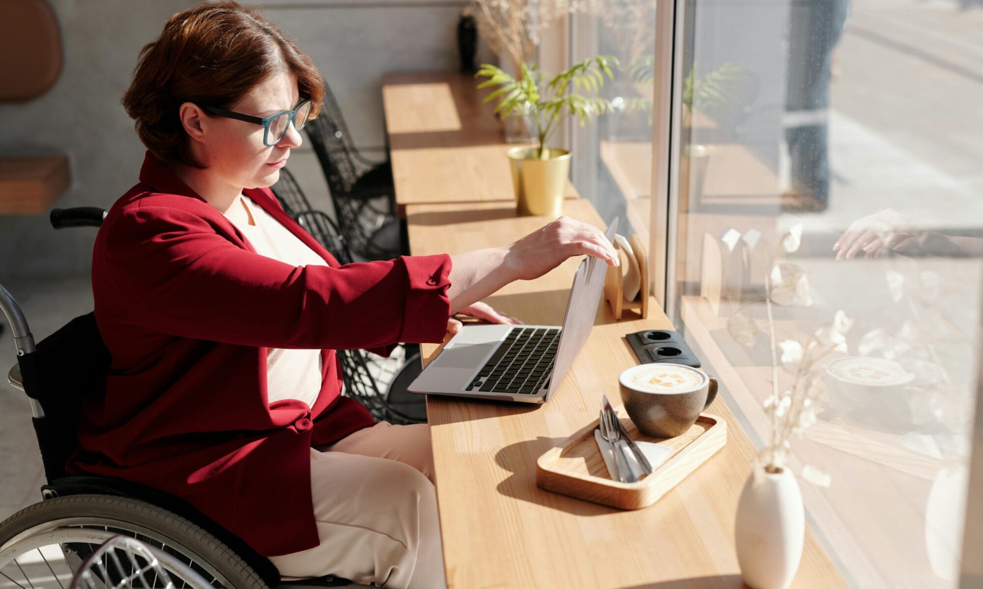 Photo by Marcus Aurelius: https://www.pexels.com/photo/photo-of-woman-using-laptop-4063619/